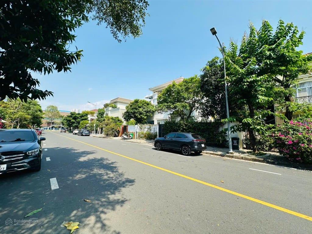 Cho thuê biệt thự tứ lập khu phố mỹ gia 1, đường số 19 (17,5m), phú mỹ hưng, 251,25m2 (15x16,75m)