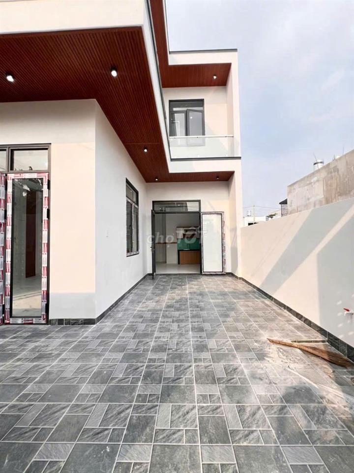 Nhà Lầu Ngang 6m DT sử dụng 160m2 P Tân Triều Đồng Nai