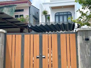 Nhà lầu 3 phòng ngủ, diện tích 150m2 sử dụng cách chợ 500m2