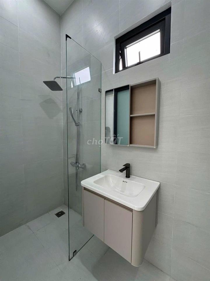 Nhà lầu 3 phòng ngủ, diện tích 150m2 sử dụng cách chợ 500m2