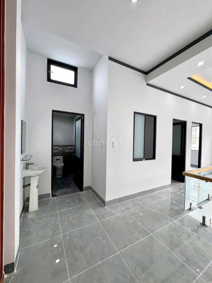 Nhà Biệt Thự ngang 8m KDC hiện hữu Giá bán hơn 1 tỷ X = 8