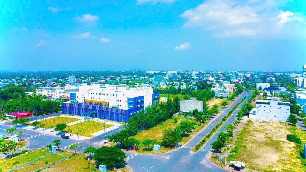 Bán Lô Đất Đường 34m Giáp Đại Học FPT, Diện Tích 250m2 ,  Giá 6,9 Tỷ🏘