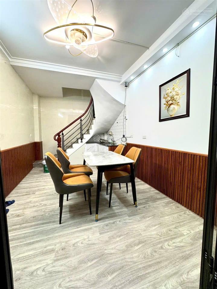 Nhà riêng 4 tầng, 3 n, đủ đồ ngõ phố cầu đất  hoàn kiếm