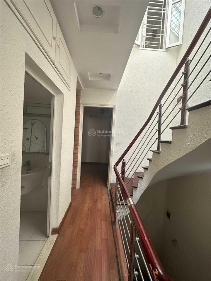 Cho thuê nhà riêng ngõ 24 kim đồng 50 m2 x 4 tầng ô tô đỗ cửa 12 triệu/tháng