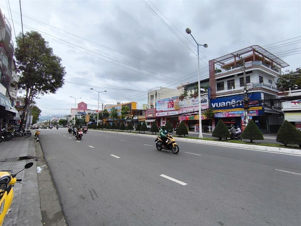 Siêu phẩm lô góc 2 mặt tiền đường vân đồn  hát giang trung tâm nha trang