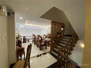 Giảm giá nhà 4 tầng có thang máy full nội thất ở và kd đường điện biên phủ, sát biển nha trang