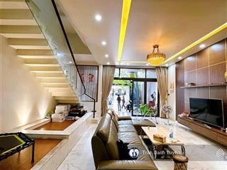 Bán nhà 3 tầng siêu đẹp đường lê quý đôn, trung tâm nha trang