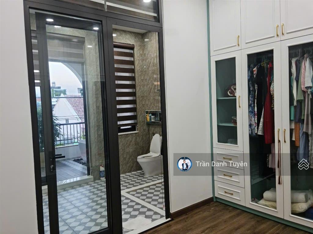 Căn biệt thự trong phố siêu đẹp có hồ bơi khu bàn cờ tttp nha trang đường lê chân