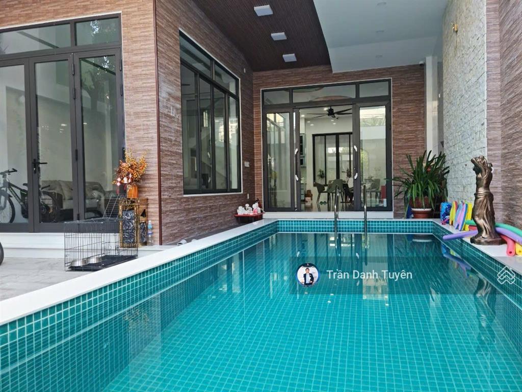 Căn biệt thự trong phố siêu đẹp có hồ bơi khu bàn cờ tttp nha trang đường lê chân