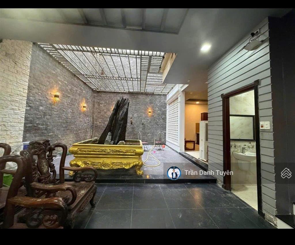 Bán nhà tttp đường hoàng văn thụ 4 tầng kiến trúc tân cổ điển