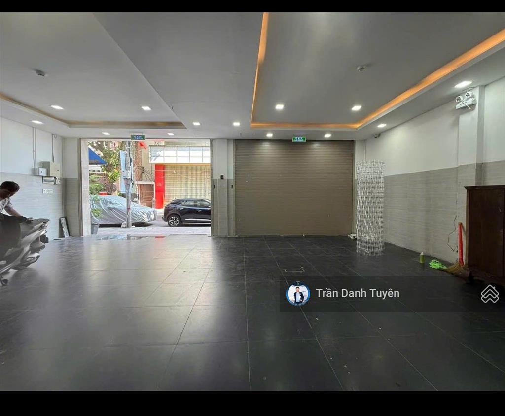 Bán nhà tttp đường hoàng văn thụ 4 tầng kiến trúc tân cổ điển