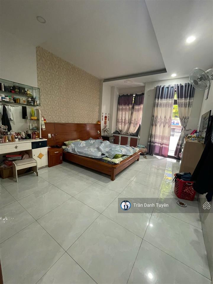 Bán nhà 4 tầng mặt tiền đường hồng bàng  tttp nha trang