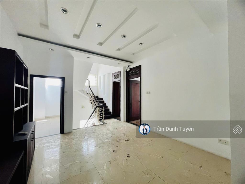 Bán nhà ngô đức kế khu bàn cờ tttp nha trang ngang 9,8m siêu hiếm.