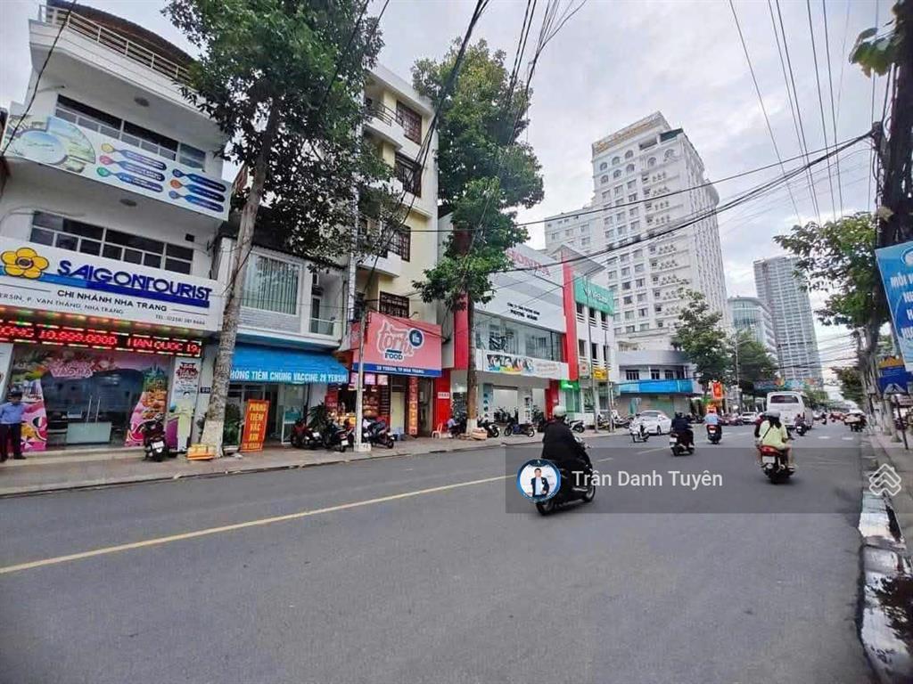 Hàng hiếm bán nhà 6 tầng mặt tiền đường yersin  trung tâm nha trang thông thẳng ra biển trần phú
