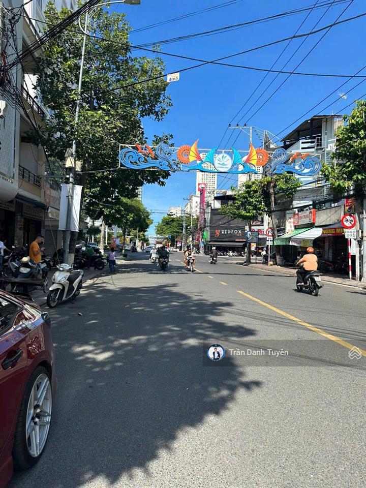 Hàng hiếm bán nhà 6 tầng mặt tiền đường yersin  trung tâm nha trang thông thẳng ra biển trần phú