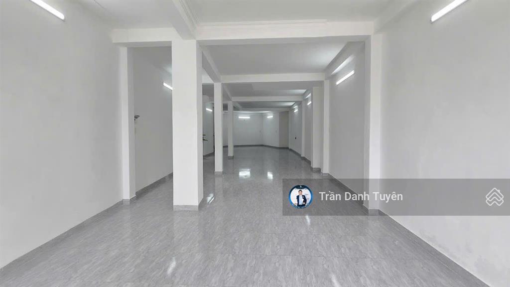 Bán siêu phẩm nhà đẹp căn góc vòng xoay đầu tư kinh doanh