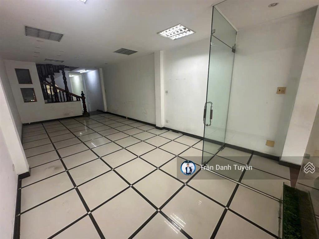 Bán gấp nhà 4 tầng đường thái nguyên đối diện nhà thiếu nhi, gần vincom. cách biển 3 phút đi xe