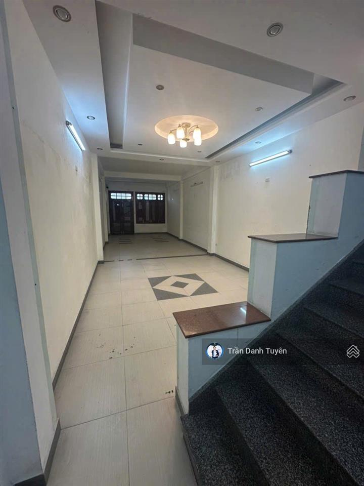 Bán gấp nhà 4 tầng đường thái nguyên đối diện nhà thiếu nhi, gần vincom. cách biển 3 phút đi xe
