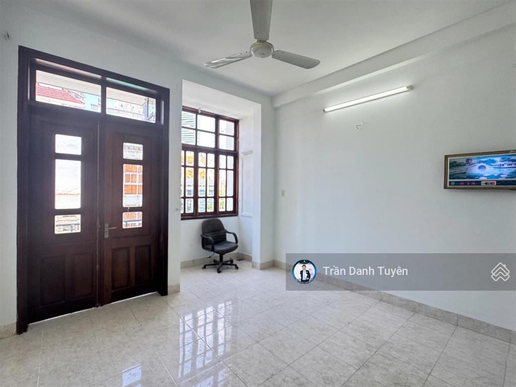 Hạ thêm 400 triệu cần bán nhanh. nhà 3 tầng 1 lửng mặt tiền  ngay chợ xóm mới kinh doanh sầm uất