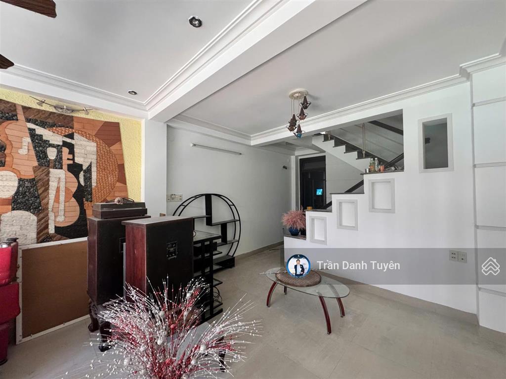 Hạ thêm 400 triệu cần bán nhanh. nhà 3 tầng 1 lửng mặt tiền  ngay chợ xóm mới kinh doanh sầm uất