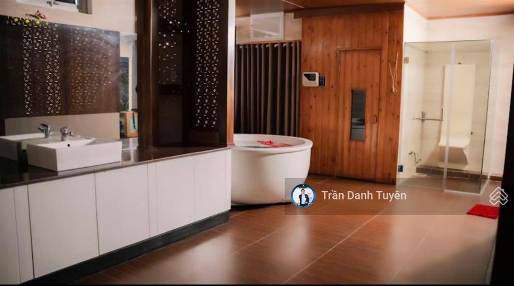 Bán tòa nhà 11 tầng mặt tiền yersin trung tâm tp. nha trang