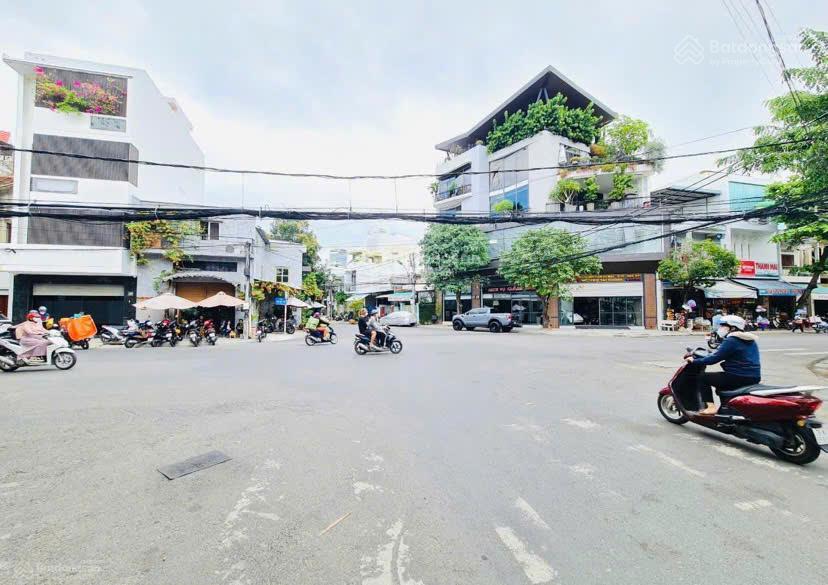 Siêu phẩm nhà phố góc 2 mt đường trần nhật duật  tttp nha trang, có thang máy, có sẵn dòng tiền