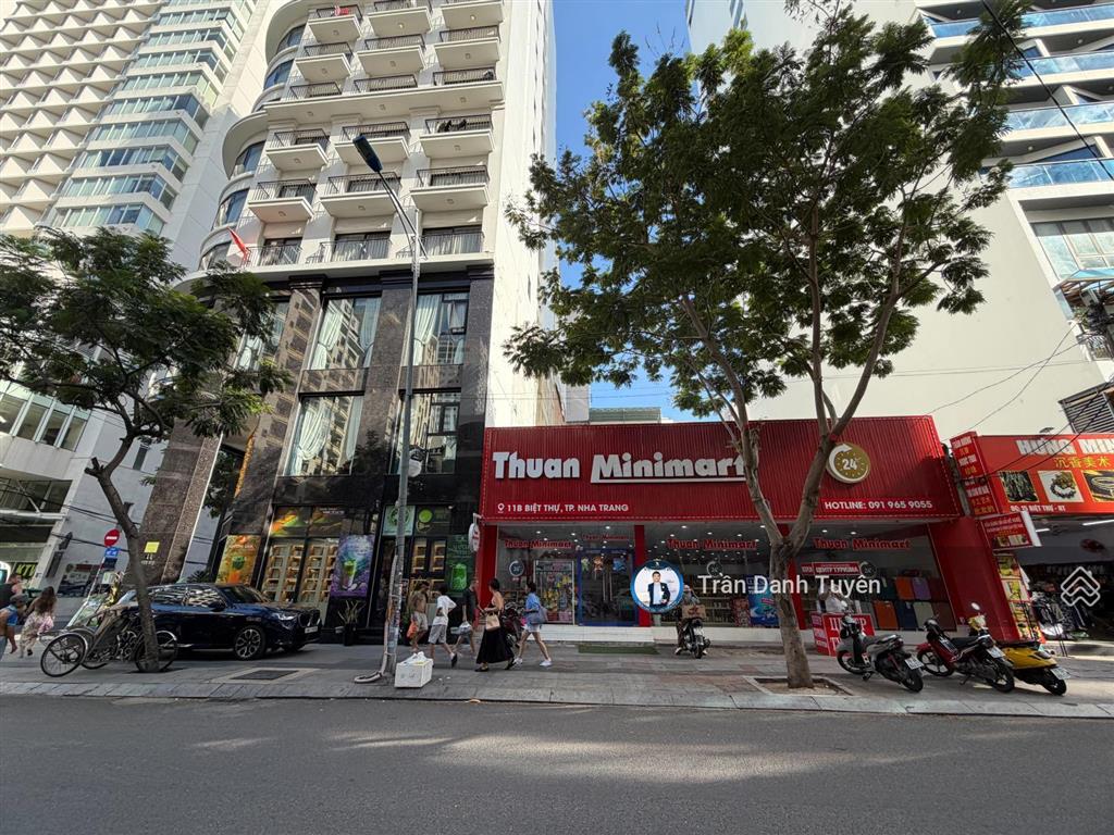 Bán đất diện tích lớn thích hợp xây dựng ks nằm trên trục đường biệt thự  nha trang