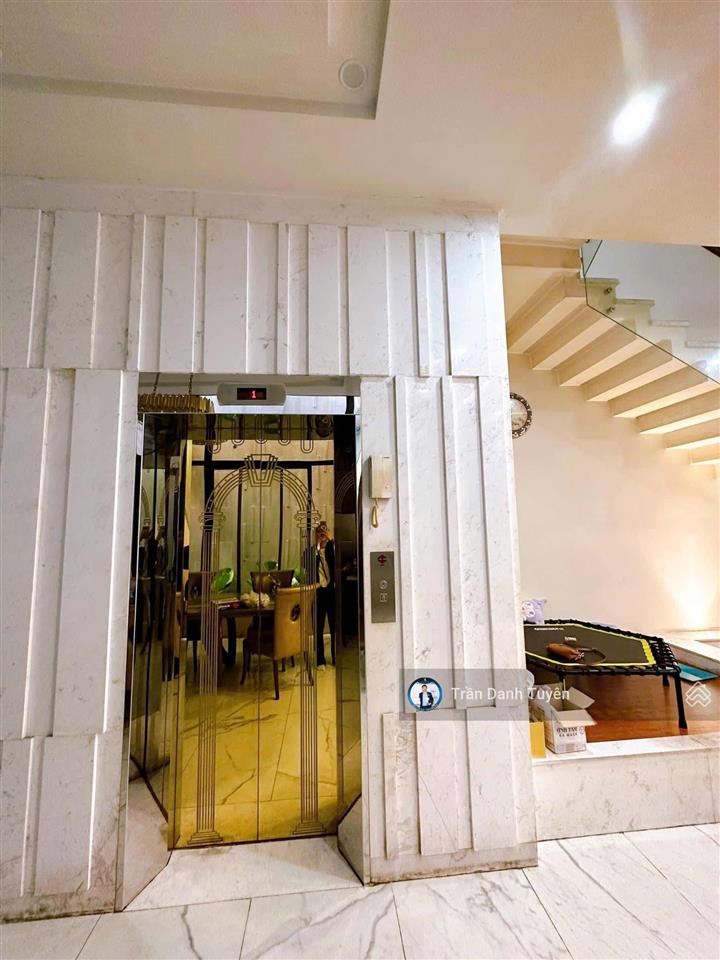 Hạ giá bán nhà 3 tầng siêu đẹp đường lê quý đôn, trung tâm nha trang