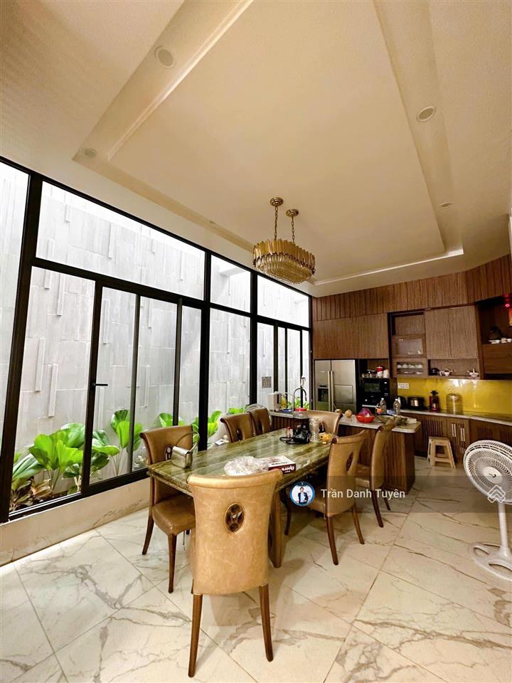 Hạ giá bán nhà 3 tầng siêu đẹp đường lê quý đôn, trung tâm nha trang