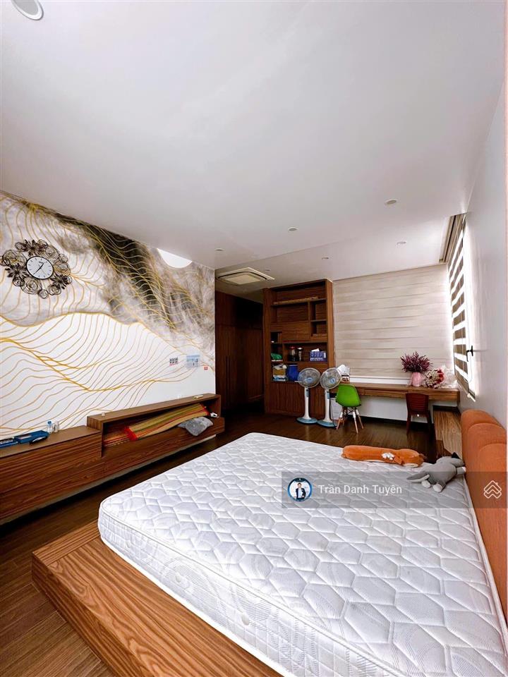Hạ giá bán nhà 3 tầng siêu đẹp đường lê quý đôn, trung tâm nha trang