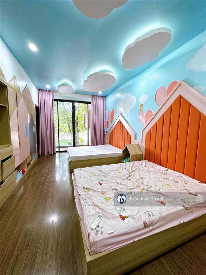 Hạ giá bán nhà 3 tầng siêu đẹp đường lê quý đôn, trung tâm nha trang