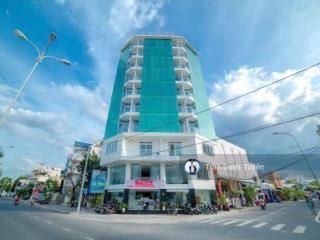 Bán tòa khách sạn trực diện biển hòn chồng, căn góc 2 mặt tiền đường phạm văn đồng