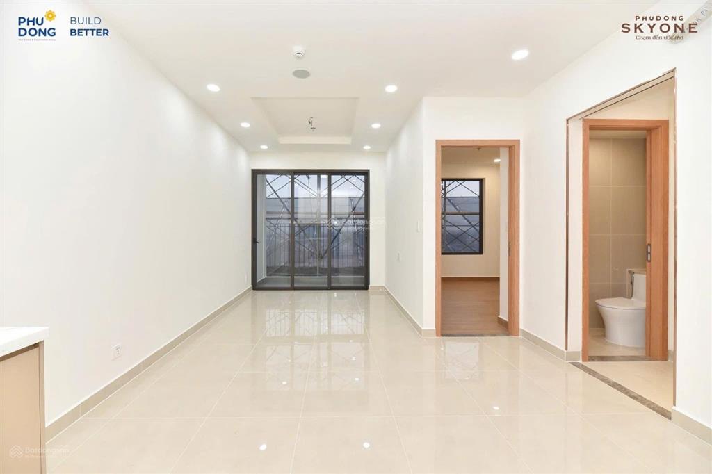 Cần bán căn phú đông skyone 2,18 tỷ bao hết thuế phí, view thành phố cực đẹp