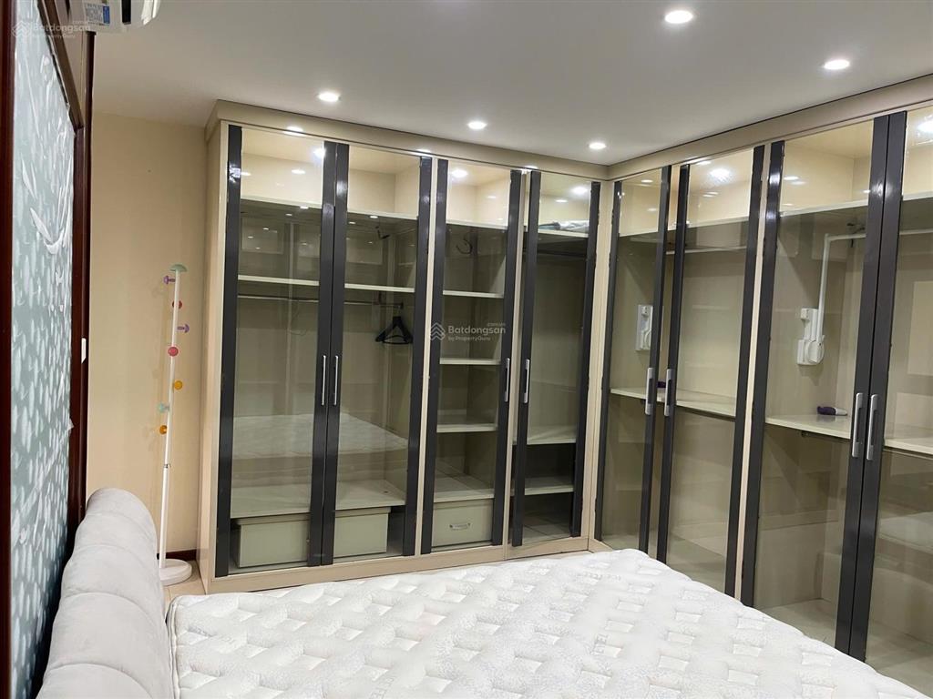 Chủ bán căn 4 ngủ e4 yên hòa park view 180m, bc đông nam, full nt nhỉnh 22 tỷ giá có tl.0936 833 ***