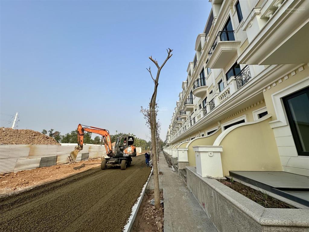 Còn duy nhất 1 căn shophouse 3 mặt tiền 135m, trả trước 13.4tỷ  nhận nhà kinh doanh được ngay