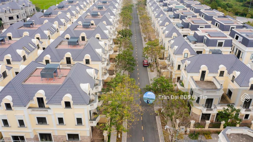Biệt thự 133m2  mua trực tiếp chủ đầu tư, trả trước 10tỷ(30%) nhận nhà ngay. 3 tầng nổi + 1 hầm