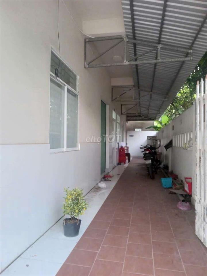 Em bán lổ nặng lắm, nhà xây mới rất đẹp