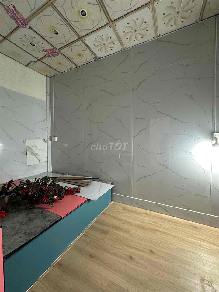 Cho Thuê Nhà Cấp 4 Mặt Tiền Lê Văn Khương .Dt:5x9m Vỉa hè KD Buôn Bán