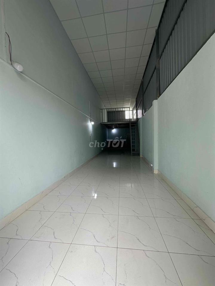 Cho Thuê Nhà C4 Lửng..Sạch sẽ Hẻm 🚗 Thông.. Gần LTR...Dt:3x14m