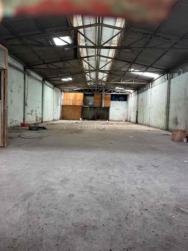 Cho Thuê Kho Xưởng Đường 7m Xe Tải 24/24 ,1 LVK..Dt:20x30m Có điện 3f