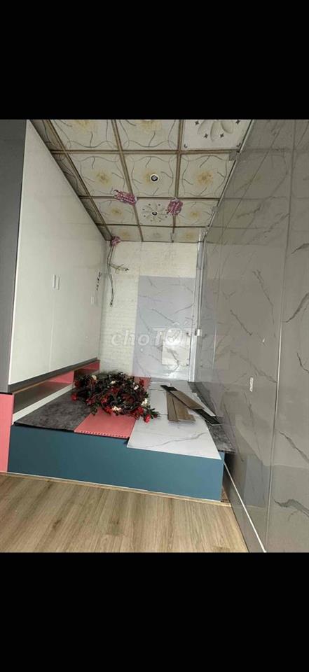 Cho Thuê Nhà Mặt Tiền LVK..Q12.,KD Buôn Bán..Dt:5x9m Cấp 4 Có Vỉa hè