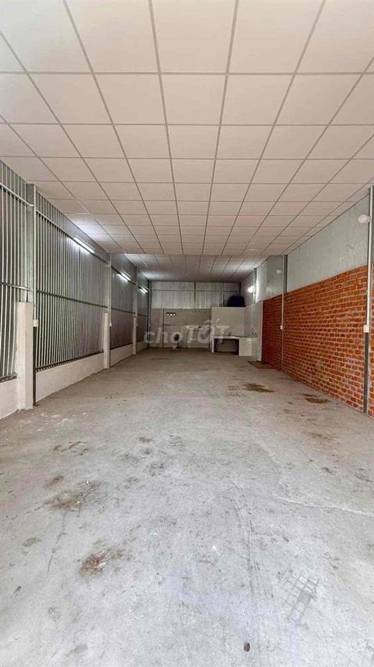 Cho Thuê Nhà Làm Kho .Sản Xuất..MT Hẻm Xe tải HT17..Dt:6x23m Suốt
