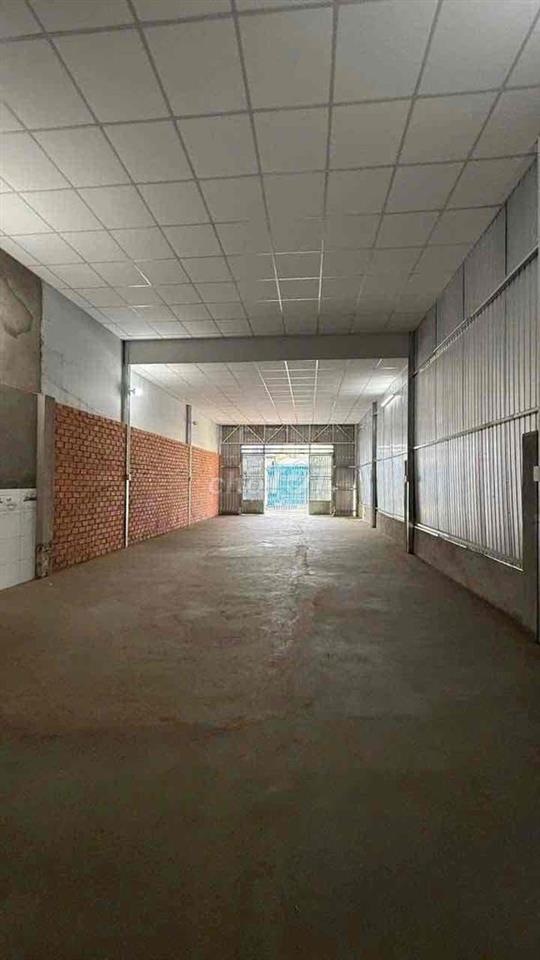 Cho Thuê Nhà Làm Kho .Sản Xuất..MT Hẻm Xe tải HT17..Dt:6x23m Suốt