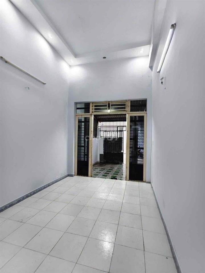 Cho Thuê Nhà Lửng..2pn 2wc đang sơn mới..Hẻm523LVK..HT..Q12.Dt:3,5x17m