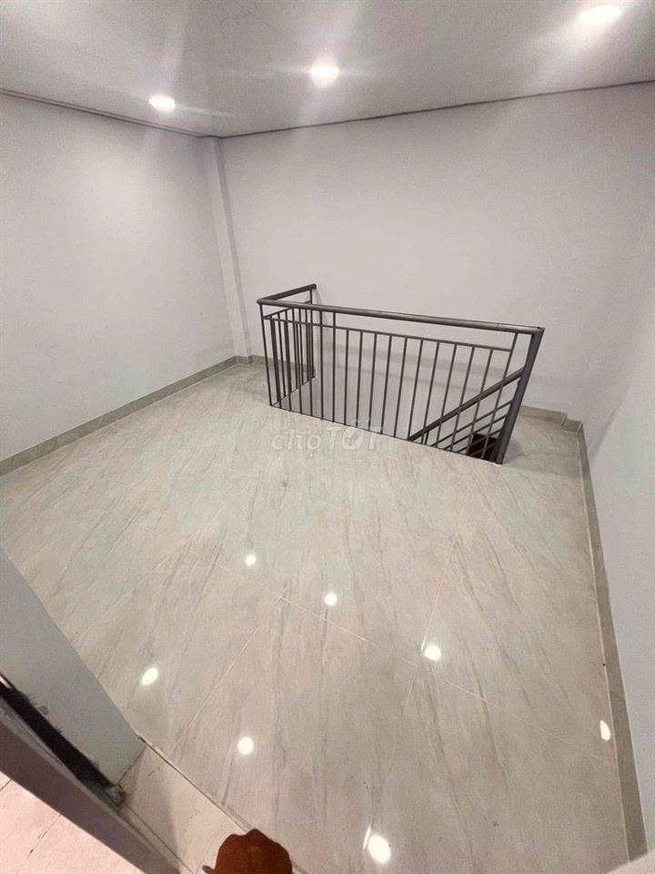 Cho Thuê Nhà 1 Lầu 1pn1wc điện nước riêng..Dt:3,5x4m hẻm Xe máy.HT.43