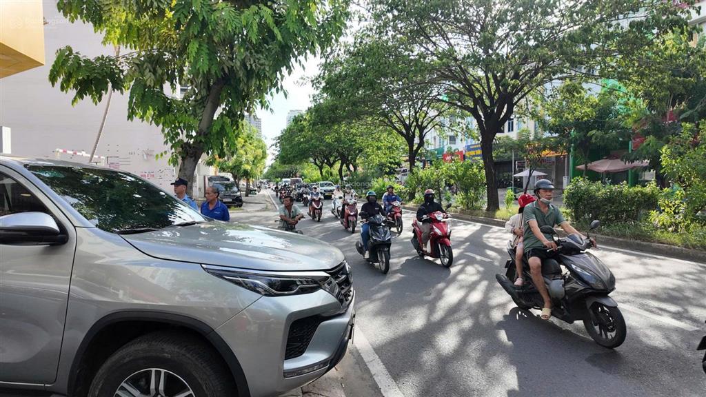 Nhà phố thương mại mặt tiền hoàng quốc việt  q7 bán gấp 23 tỷ.