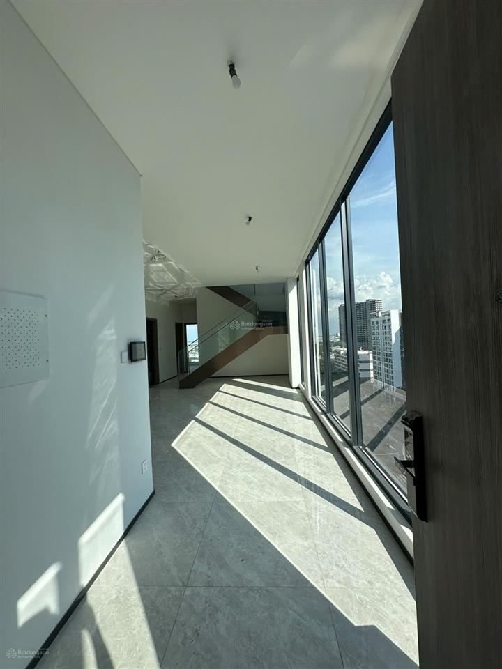 Penthouse aurora phú mỹ hưng, giá tốt 36 tỷ vnd, 145m2 + 125m2 sân vườn