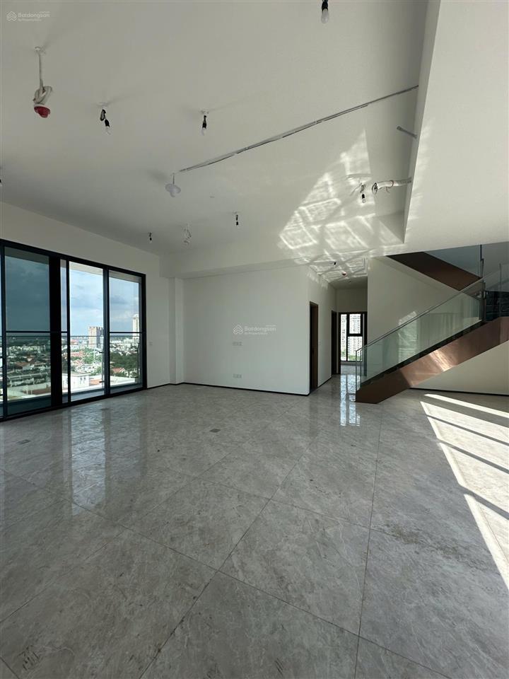 Penthouse aurora phú mỹ hưng, giá tốt 36 tỷ vnd, 145m2 + 125m2 sân vườn