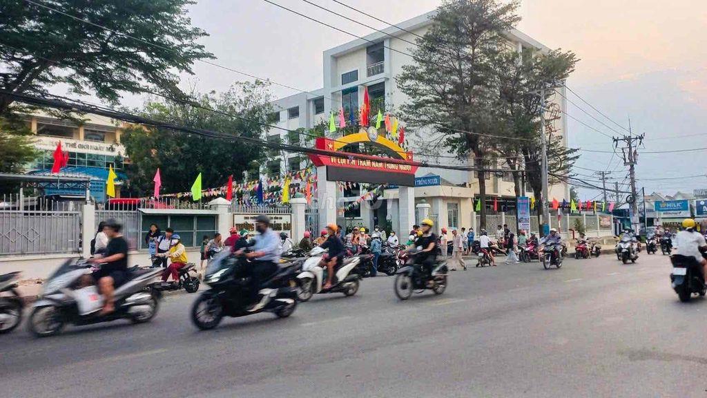 Đất nền sổ riêng thổ cư trung tâm phường, đường oto
