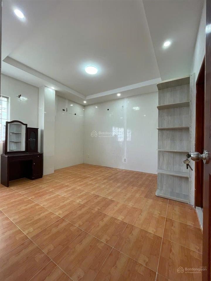 Cần bán gấp căn hộ mỹ thuận phường bình phú .  0909 626 ***